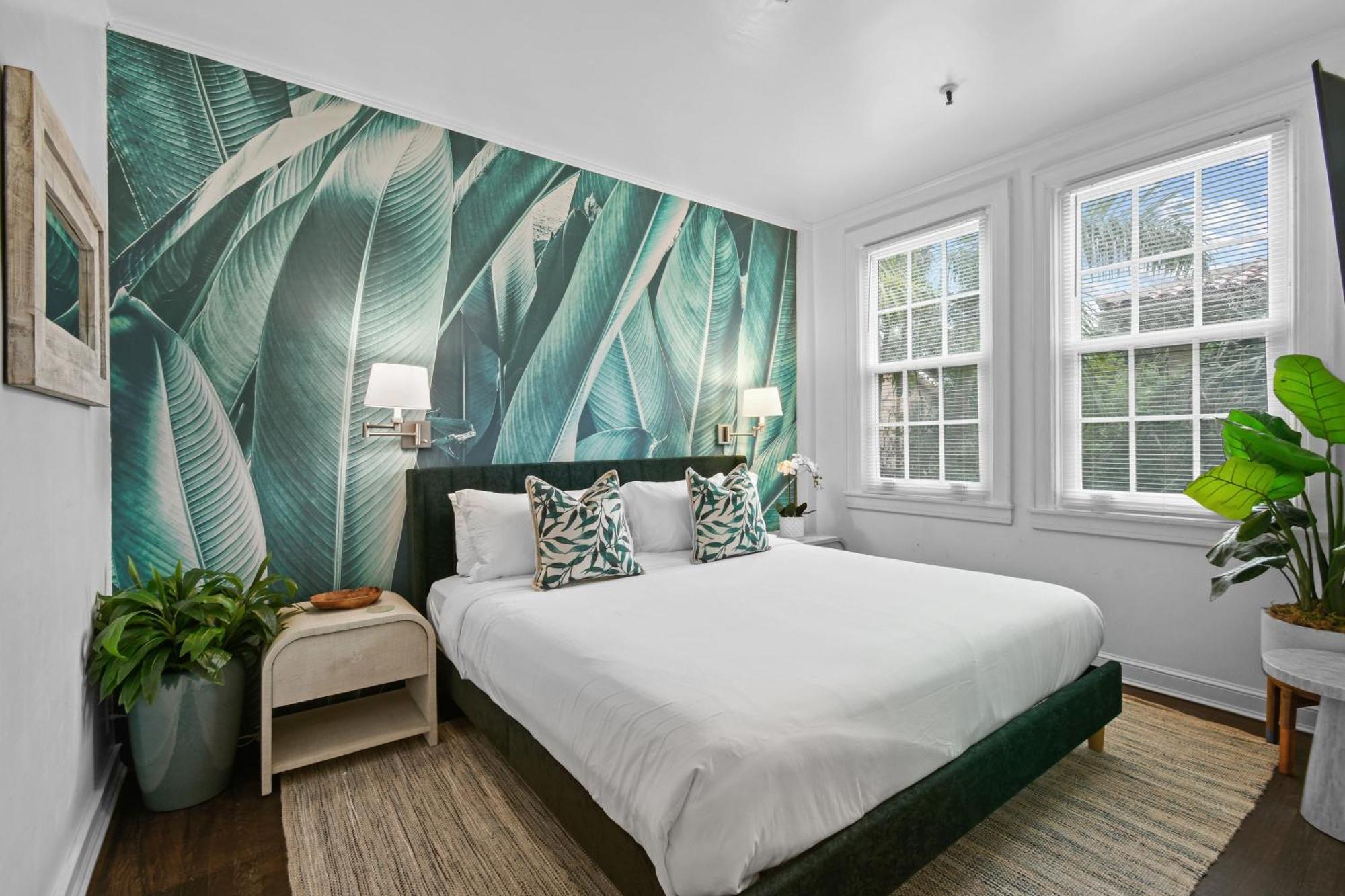 Tropicals Of Palm Beach Exterior photo
